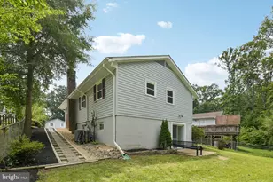 3004 Jamestown Ct, Woodbridge, VA 22192 - Photo 4