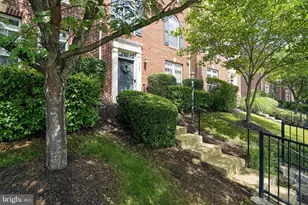 2195 Potomac Club Pkwy, Woodbridge, VA 22191 - Photo 2