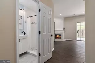 16877 Jed Forest Ln, Woodbridge, VA 22191 - Photo 6