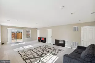 6806 Bryson Cir, Haymarket, VA 20169 - Photo 6