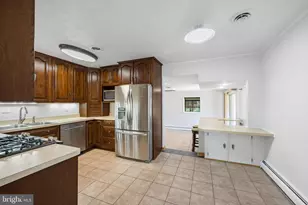 14208 Bremerton Dr, Woodbridge, VA 22193 - Photo 12