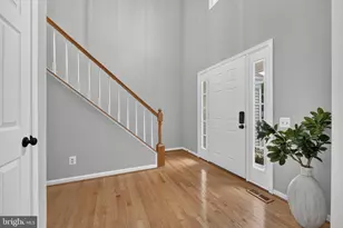2893 Chevoit Hill Ct, Woodbridge, VA 22191 - Photo 8