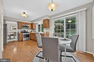 2893 Chevoit Hill Ct, Woodbridge, VA 22191 - Photo 34
