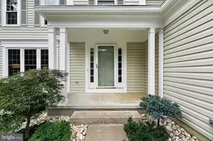 2893 Chevoit Hill Ct, Woodbridge, VA 22191 - Photo 6