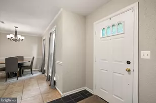5793 Rockcliff Ln, Woodbridge, VA 22193 - Photo 4