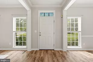 17037 Loftridge Ln, Gainesville, VA 20155 - Photo 6