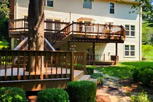 12851 Valleywood Dr, Woodbridge, VA 22192 - Photo 2