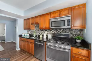 4748 S Park Ct, Woodbridge, VA 22193 - Photo 2
