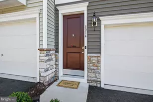 4014 Shire Meadow Ln, Triangle, VA 22172 - Photo 2