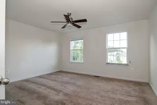 3401 Eagle Ridge Dr, Woodbridge, VA 22191 - Photo 10