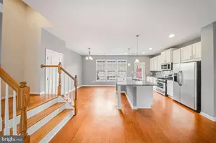 9326 Alvyn Lake Cir, Bristow, VA 20136 - Photo 8