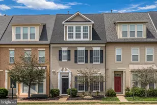 9326 Alvyn Lake Cir, Bristow, VA 20136 - Photo 2