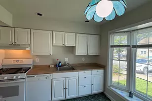 2015 Mayflower Dr, Woodbridge, VA 22192 - Photo 2