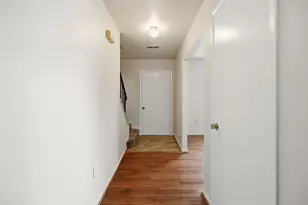 13548 Polar Ct, Woodbridge, VA 22193 - Photo 8