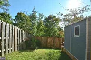 2454 Battery Hill Cir, Woodbridge, VA 22191 - Photo 10