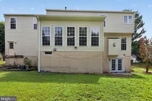 17694 Avenel Ln, Dumfries, VA 22026 - Photo 2