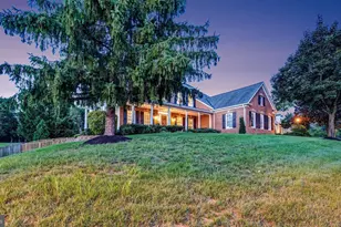 13520 Heritage Farms Dr, Gainesville, VA 20155 - Photo 2