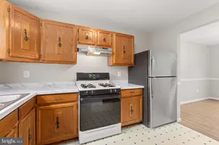5685 Saffron Ln, Woodbridge, VA 22193 - Photo 10