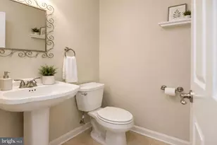3176 Vanderbilt Ct, Woodbridge, VA 22192 - Photo 6