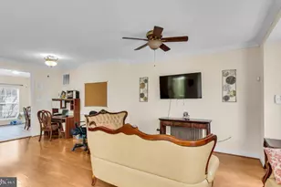 15404 Bambi Ct, Woodbridge, VA 22193 - Photo 2