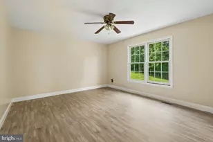 16069 Olmstead Ln, Woodbridge, VA 22191 - Photo 12