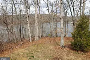 11513 Hill Meade Ln, Woodbridge, VA 22192 - Photo 4