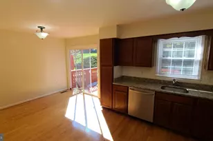 12151 Stallion Ct, Woodbridge, VA 22192 - Photo 6