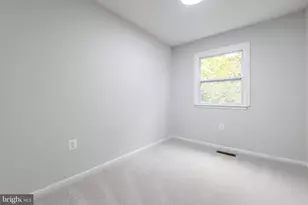 14585 Earlham Ct, Woodbridge, VA 22193 - Photo 16