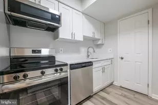 14585 Earlham Ct, Woodbridge, VA 22193 - Photo 2