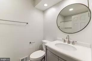 1883 Inglebrook Dr, Woodbridge, VA 22192 - Photo 38