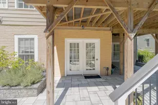 3624 Stonewall Manor Dr, Triangle, VA 22172 - Photo 2