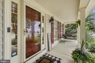 13621 Heritage Farms Dr, Gainesville, VA 20155 - Photo 16