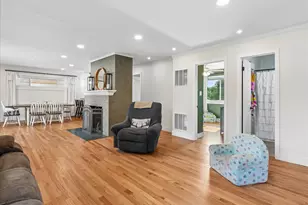 7704 Huron Dr, Gainesville, VA 20155 - Photo 12