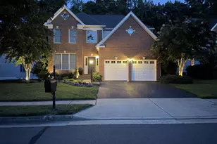 5863 Tulloch Spring Ct, Haymarket, VA 20169 - Photo 2