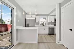 1800 Fort Pulaski Ct, Dumfries, VA 22026 - Photo 10