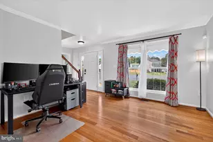13927 Rutgers Ct, Woodbridge, VA 22193 - Photo 16