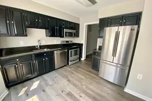 11370 Cromwell Ct, Woodbridge, VA 22192 - Photo 2