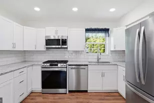 5633 Roundtree Dr, Woodbridge, VA 22193 - Photo 6