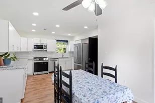 5633 Roundtree Dr, Woodbridge, VA 22193 - Photo 8