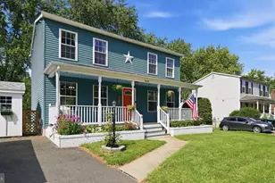 5633 Roundtree Dr, Woodbridge, VA 22193 - Photo 2