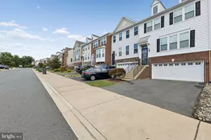 16655 Danridge Manor Dr, Woodbridge, VA 22191 - Photo 2
