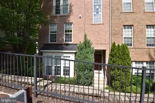 2358 Merseyside Dr, Woodbridge, VA 22191 - Photo 2