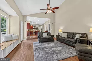 8121 Willingboro Ct, Gainesville, VA 20155 - Photo 28