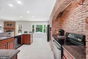 8110 Whitting Dr, Manassas, VA 20112 - Photo 12