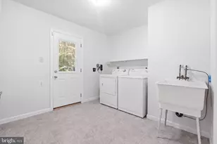 8110 Whitting Dr, Manassas, VA 20112 - Photo 46