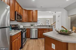 15823 Bobolink Dr, Woodbridge, VA 22191 - Photo 4