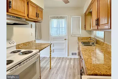1406 Hylton Avenue, Woodbridge, VA 22191 - Photo 10