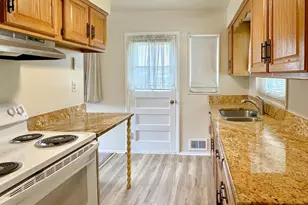 1406 Hylton Ave, Woodbridge, VA 22191 - Photo 10