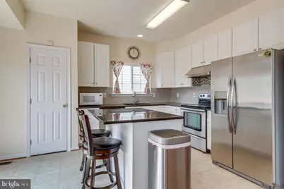 6805 Hollow Glen Court, Gainesville, VA 20155 - Photo 4