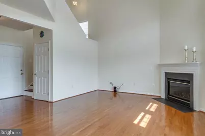 6805 Hollow Glen Court, Gainesville, VA 20155 - Photo 10